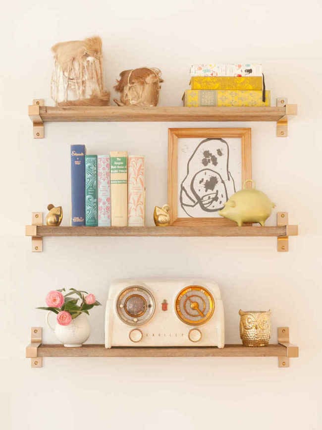 Ikea-Hack-Gold-Spray-Paint-EKBY-BJARNUM-Shelf-brackets-767x1024