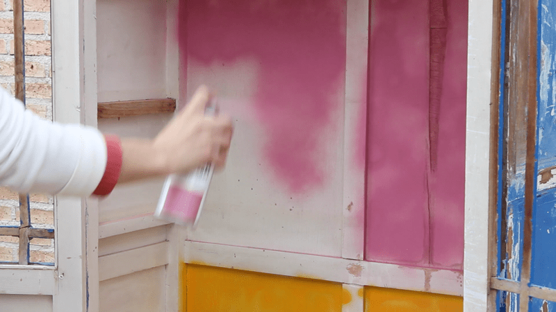 pintar armario con pintura en spray