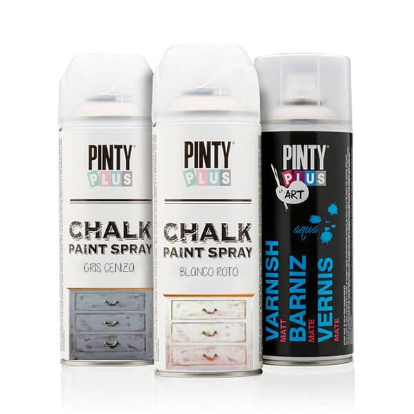 reciclar una silla con chalk paint en spray y barniz en spray